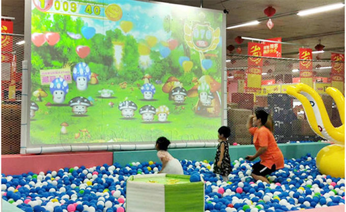 子供の催し物AR相互プロジェクター テーマ パークのZorbingの球の賭博装置 0